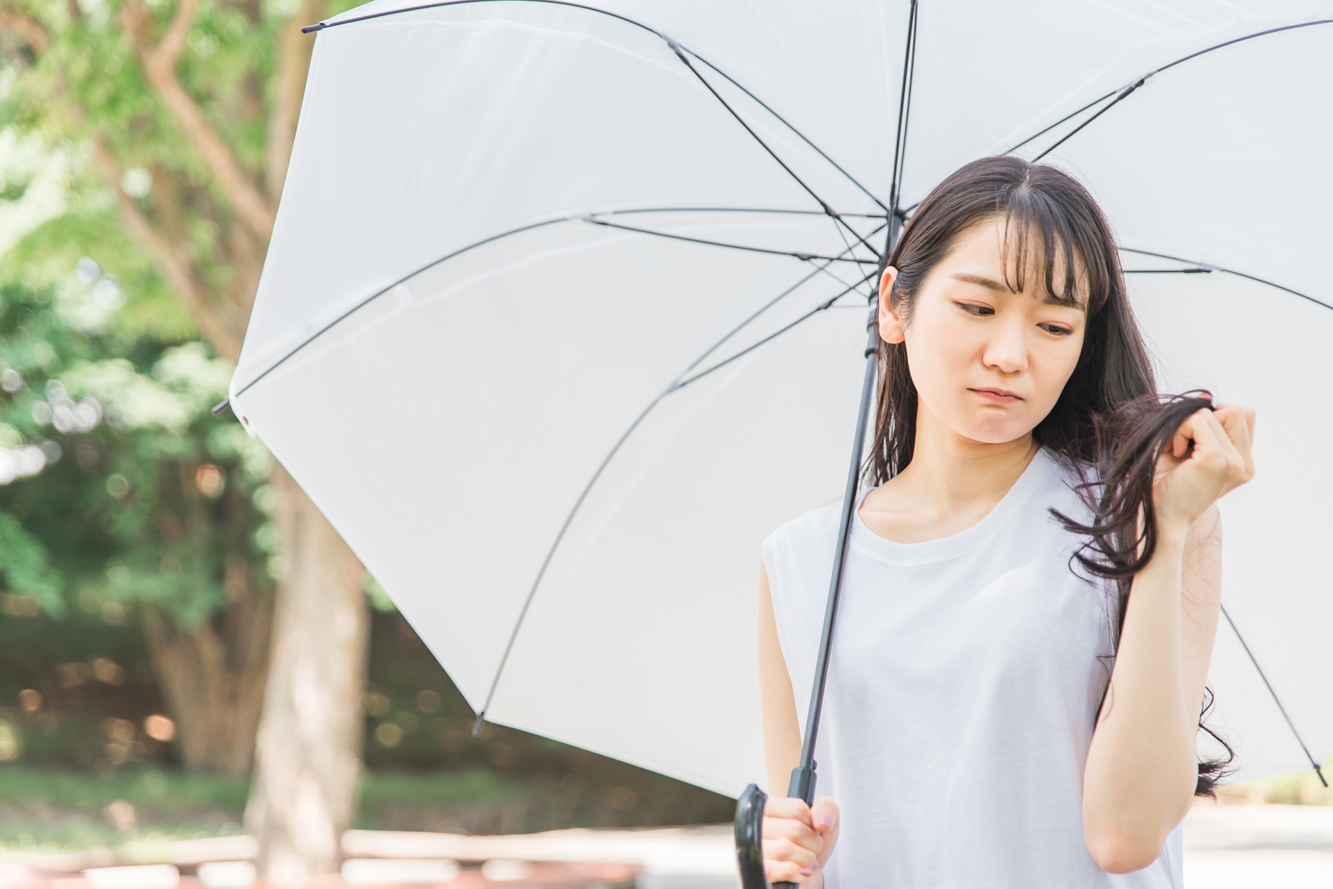 雨　髪の毛　